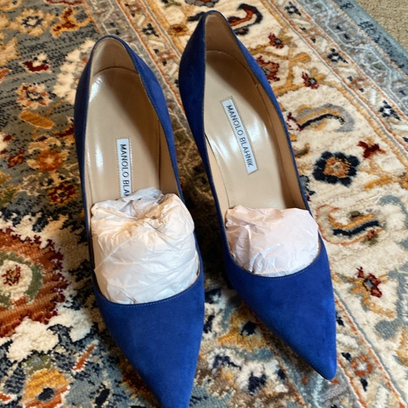 Manolo Blahnik pumps - Picture 12 of 12